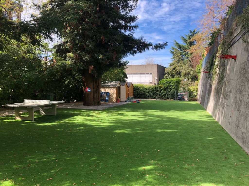 Extérieur Terrain de Sport Haut 2 petit